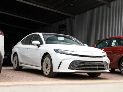 2026 تويوتا كامري ال اي