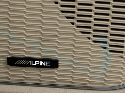 2025 جييب جراند شيروكي ليمتد بلس