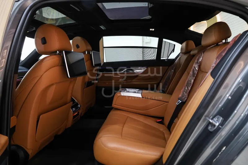 2019 بي ام دبليو الفئة السابعة 730 إل أي