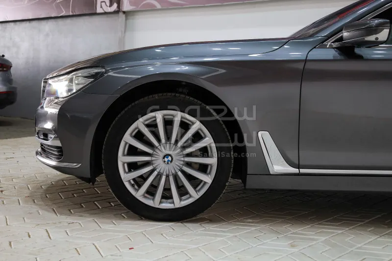 2019 بي ام دبليو الفئة السابعة 730 إل أي