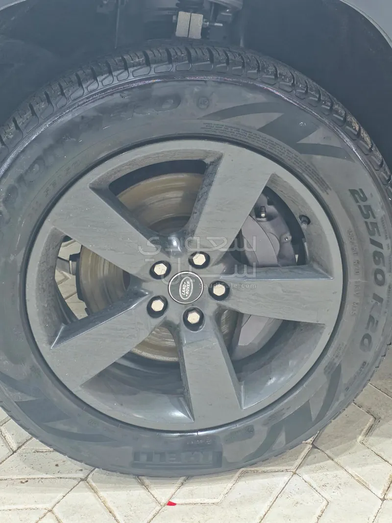 2023 لاند روفر ديفيندر 110