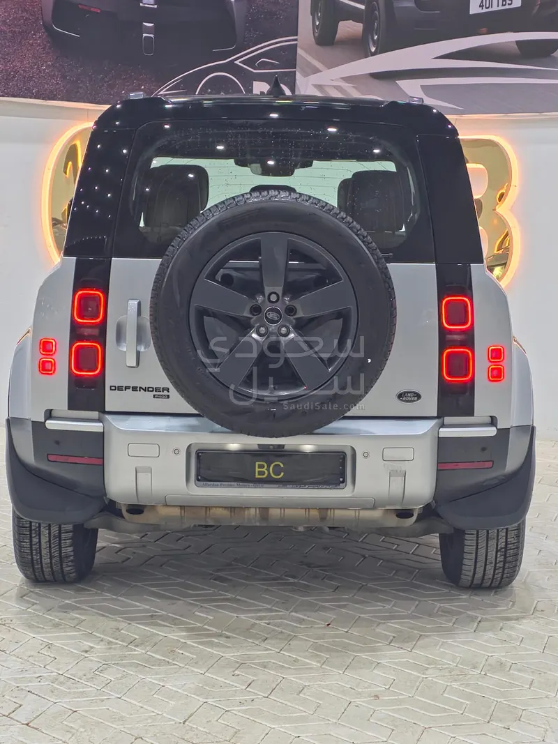 2023 لاند روفر ديفيندر 110