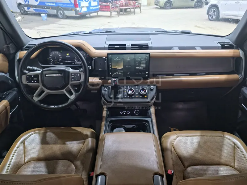 2023 لاند روفر ديفيندر 110