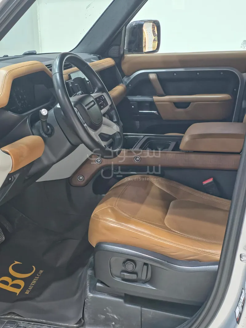 2023 لاند روفر ديفيندر 110