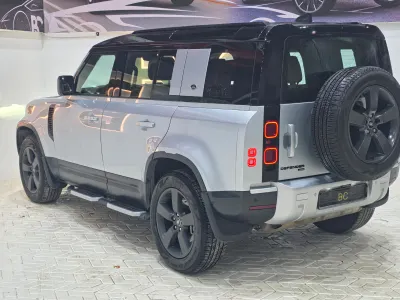 2023 لاند روفر ديفيندر 110