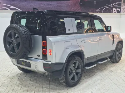 2023 لاند روفر ديفيندر 110