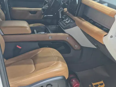 2023 لاند روفر ديفيندر 110