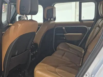 2023 لاند روفر ديفيندر 110