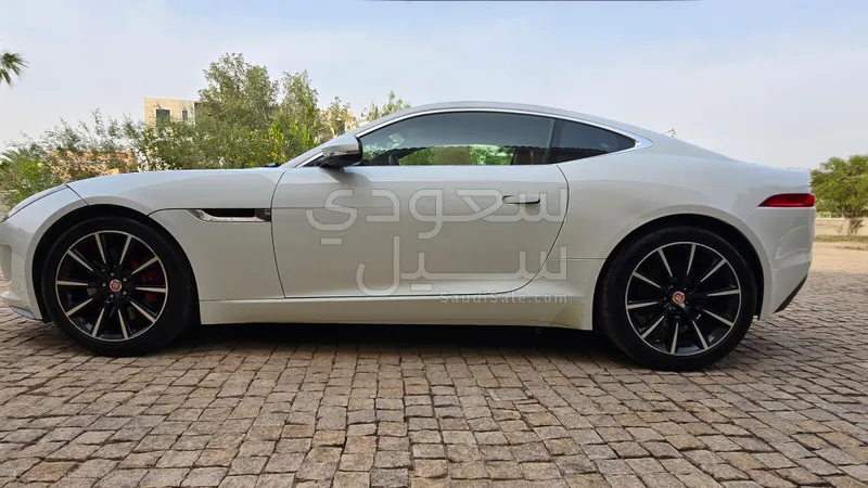 2016 جاكوار اف-تايب