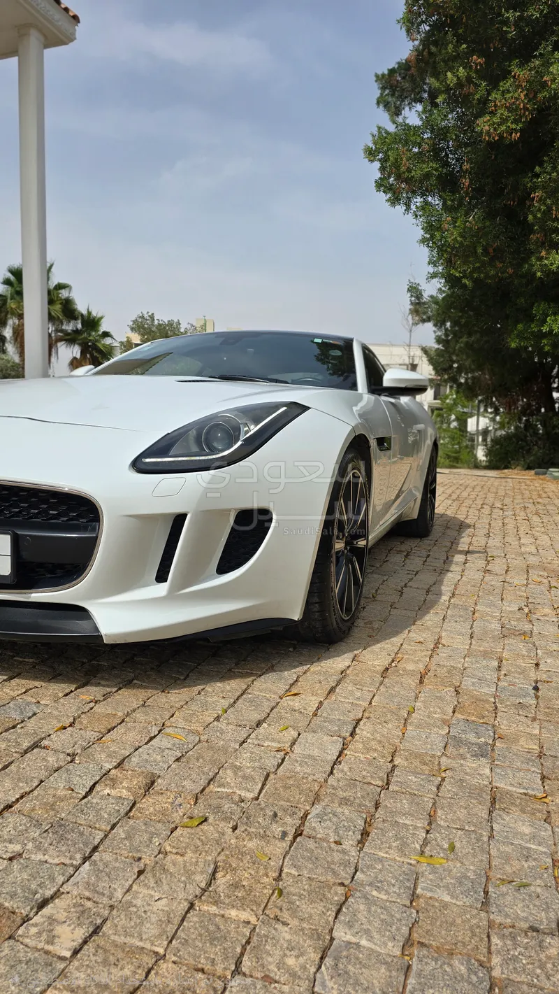 2016 جاكوار اف-تايب