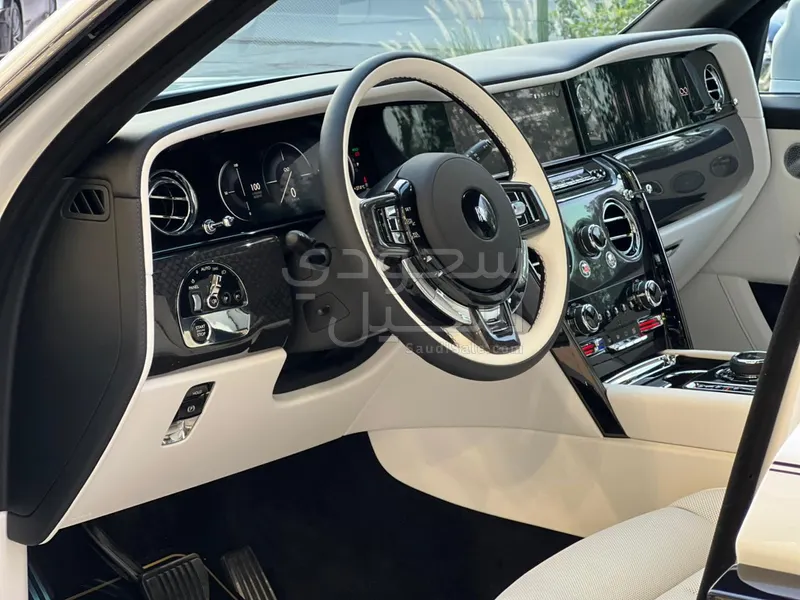 2026 رولز رويس كولينان بلاك بادج