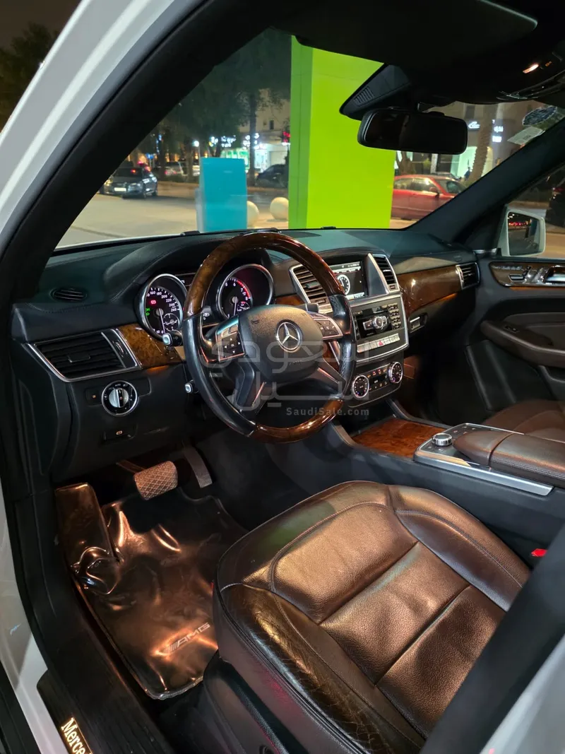 2014 مرسيدس - بنز إم إل 500 أي إم جي