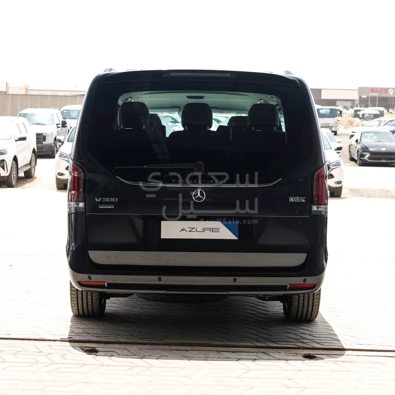 2025 مرسيدس - بنز في 300