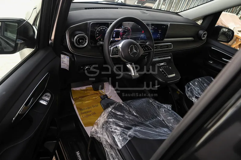 2025 مرسيدس - بنز في 300