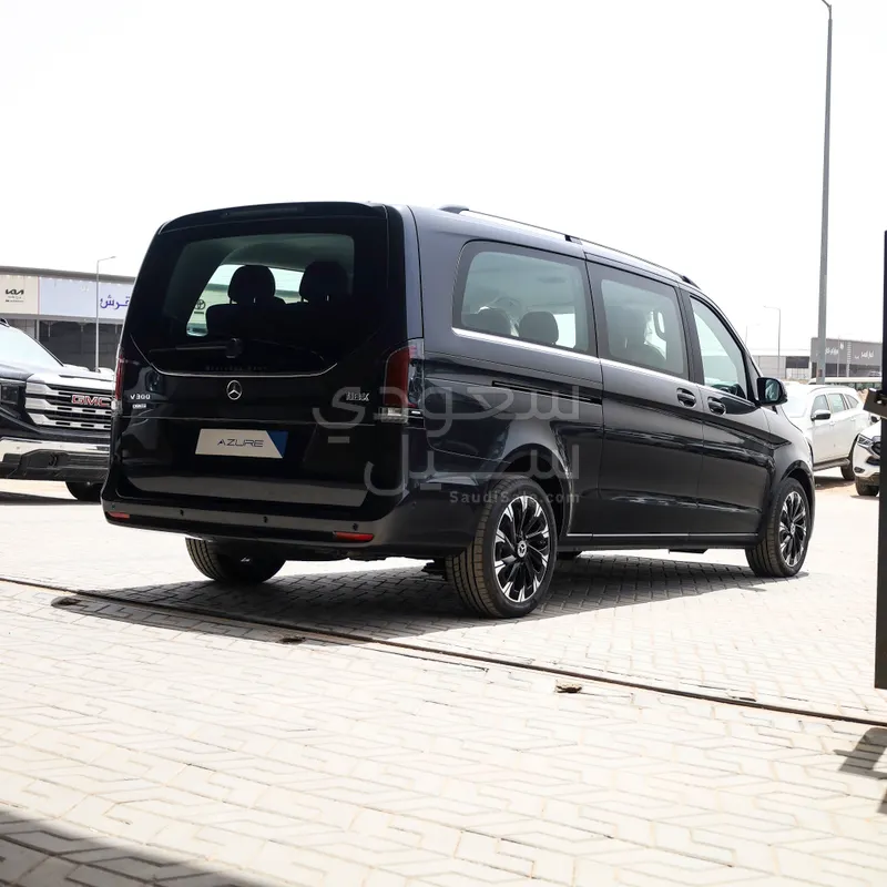 2025 مرسيدس - بنز في 300