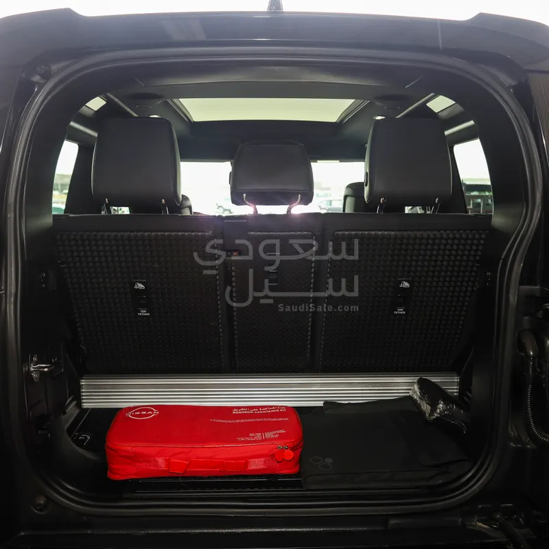 2024 لاند روفر ديفيندر اكس