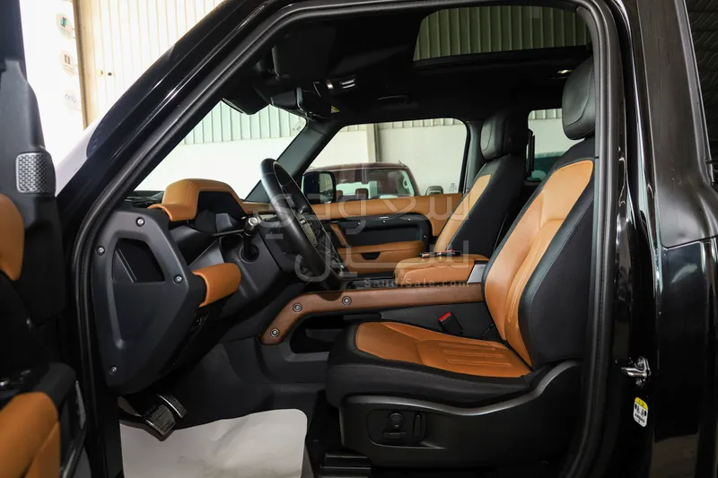 2024 لاند روفر ديفيندر اكس