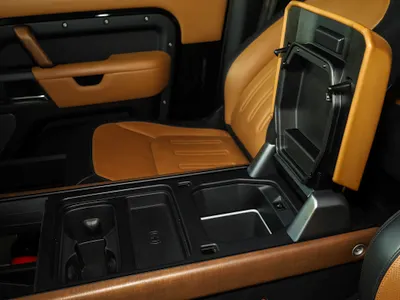 2024 لاند روفر ديفيندر اكس