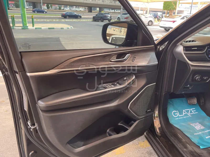 2023 جييب جراند شيروكي ليمتد بلس