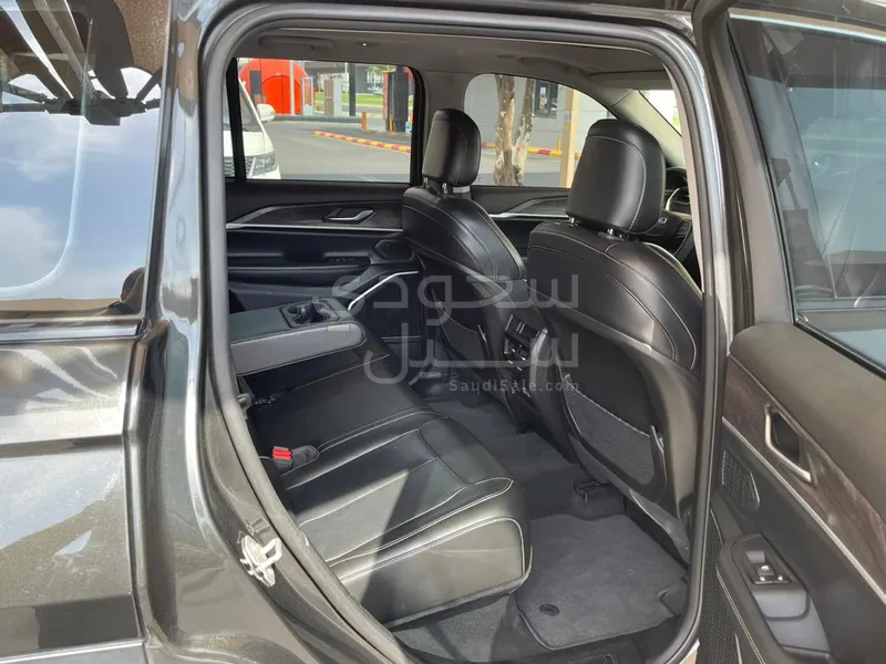 2023 جييب جراند شيروكي ليمتد بلس