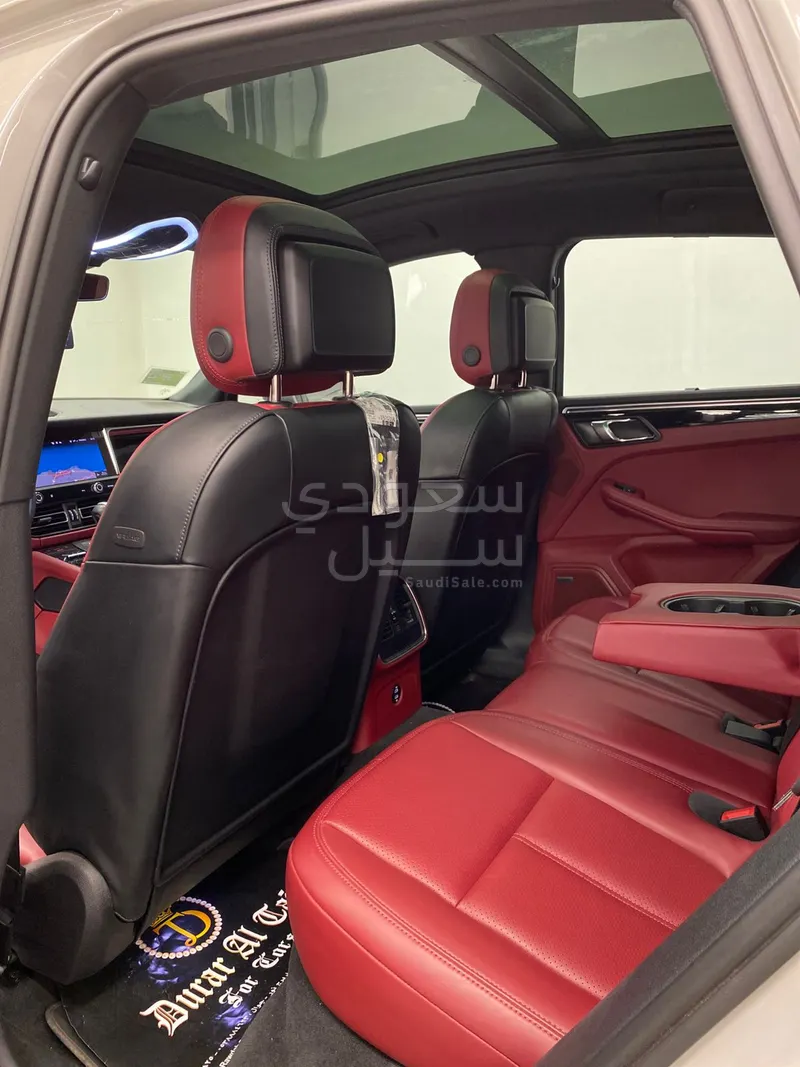 2024 بورش ماكان اس