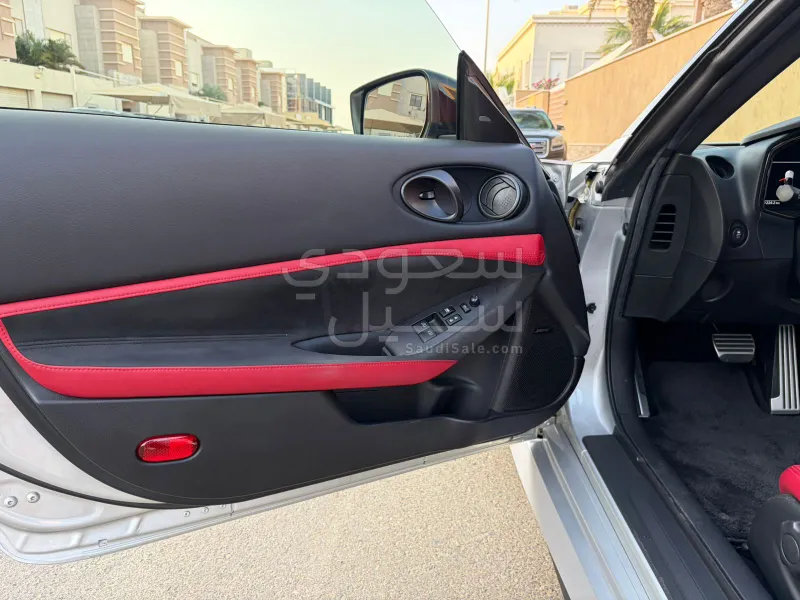 2023 نيسان زد 400