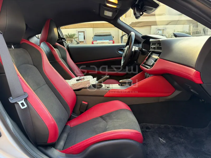 2023 نيسان زد 400