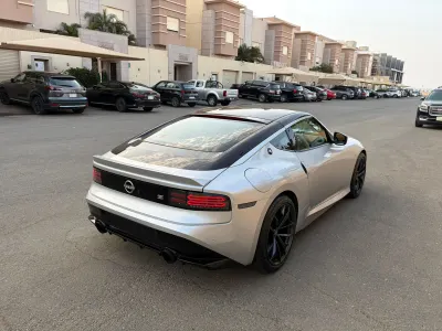 2023 نيسان زد 400