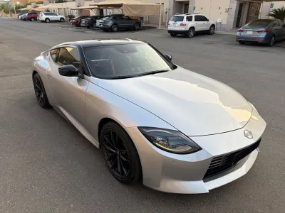 2023 نيسان زد 400