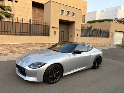 2023 نيسان زد 400