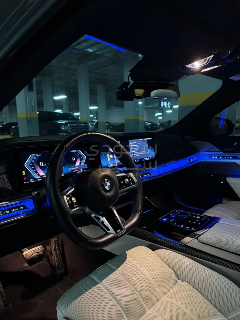 2024 بي ام دبليو الفئة السابعة 735أي