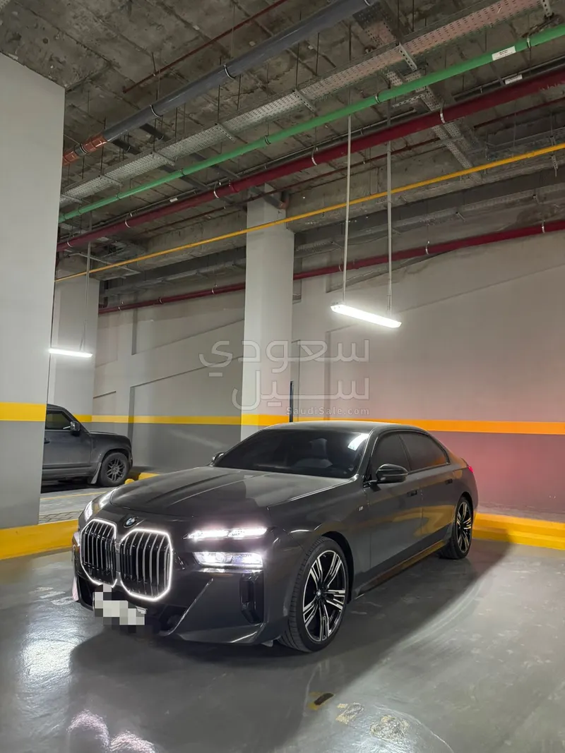 2024 بي ام دبليو الفئة السابعة 735أي