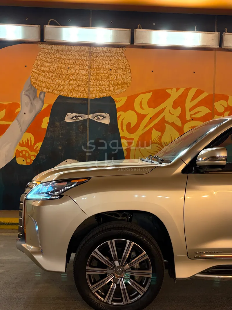 2017 لكزس إل إكس 570