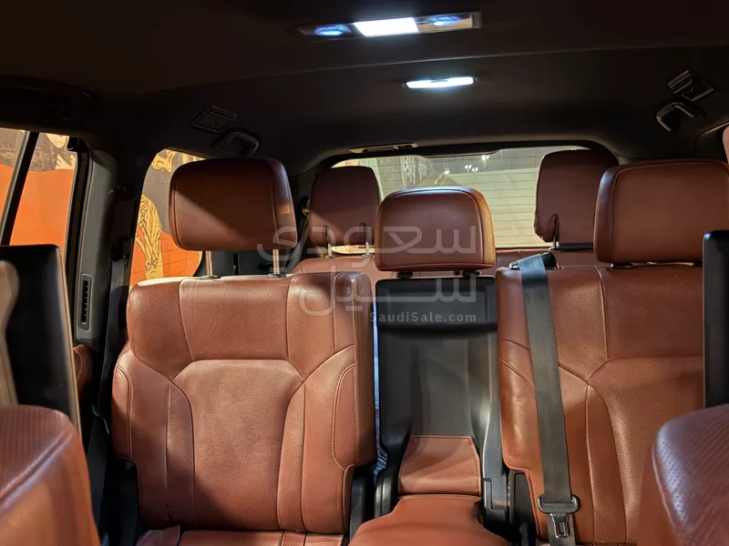 2017 لكزس إل إكس 570