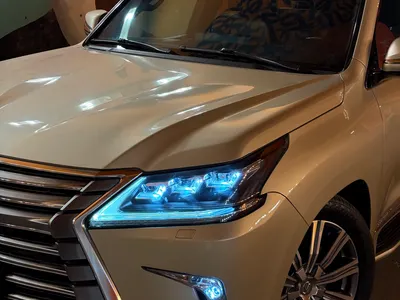 2017 لكزس إل إكس 570