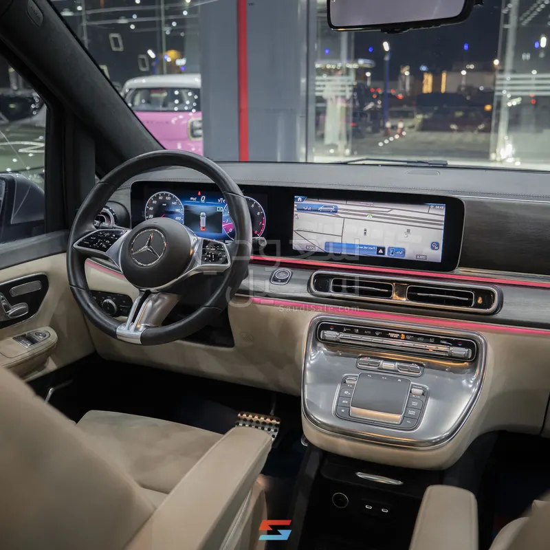 2025 مرسيدس - بنز في 300