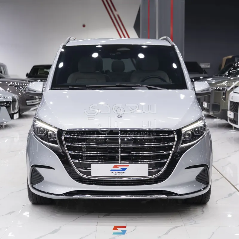 2025 مرسيدس - بنز في 300