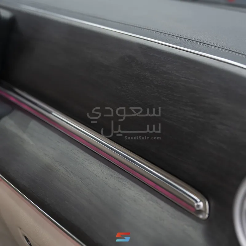 2025 مرسيدس - بنز في 300