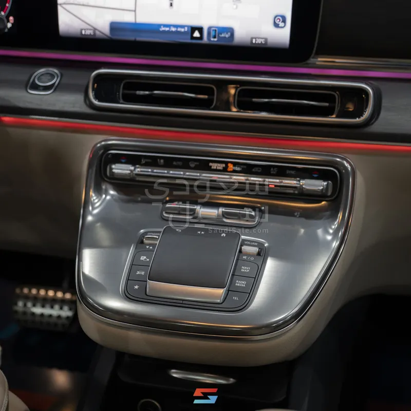 2025 مرسيدس - بنز في 300