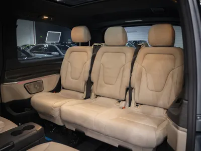 2025 مرسيدس - بنز في 300