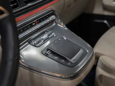 2025 مرسيدس - بنز في 300