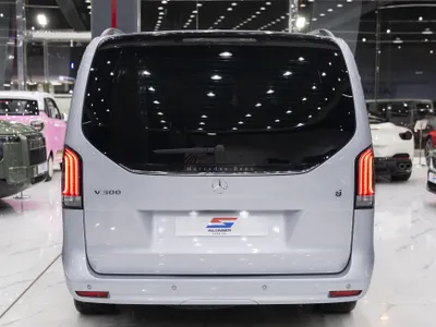 2025 مرسيدس - بنز في 300