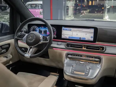 2025 مرسيدس - بنز في 300