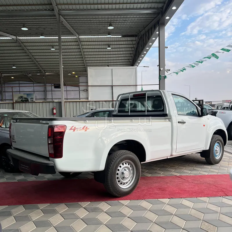 2024 ايسوزو بيكب غمارة