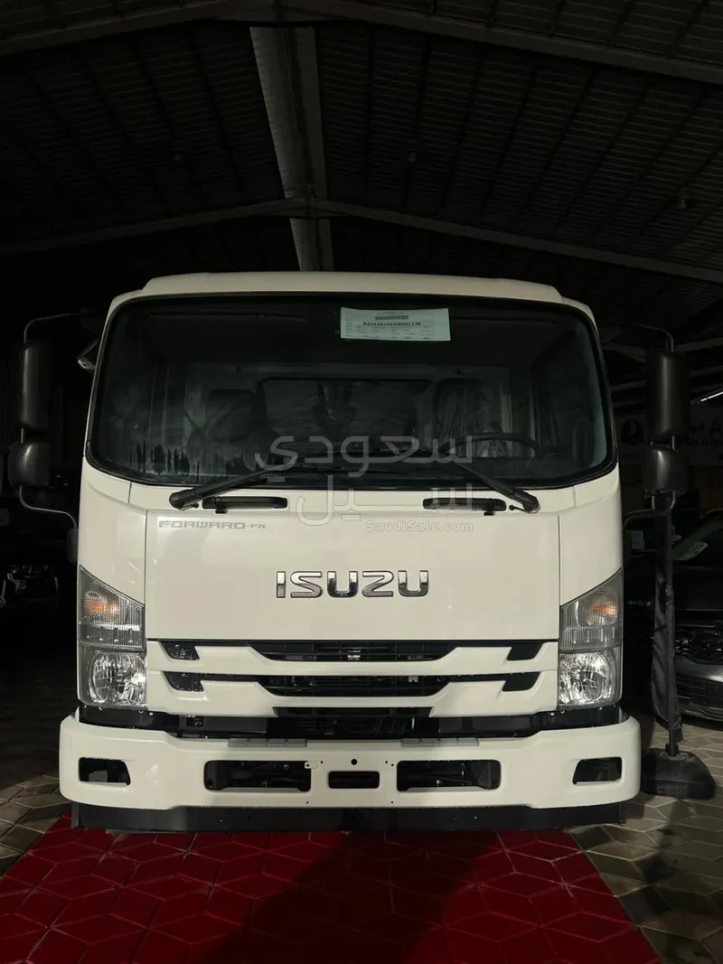 2025 ايسوزو دينا