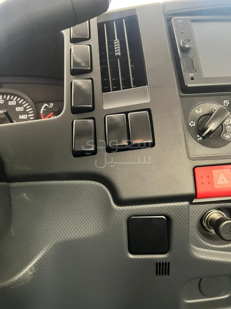 2025 ايسوزو دينا