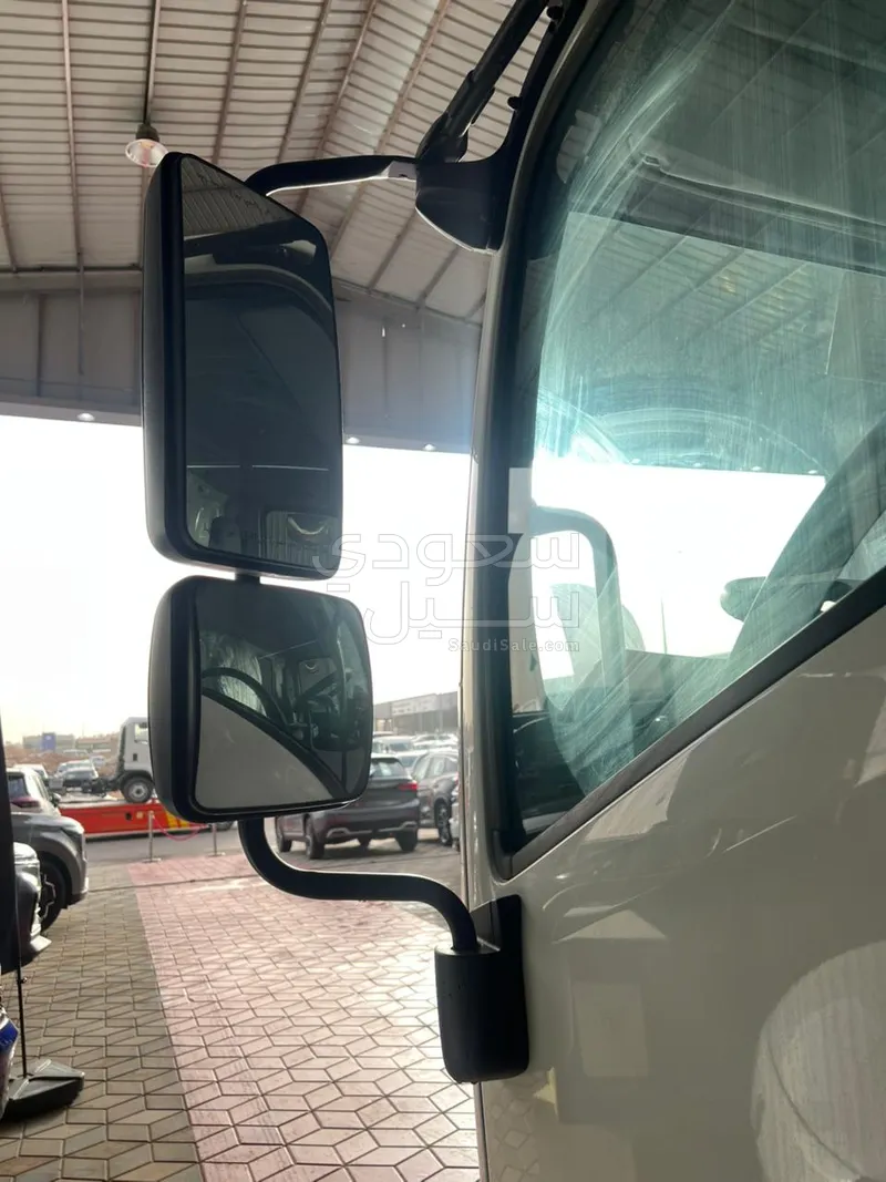 2025 ايسوزو دينا