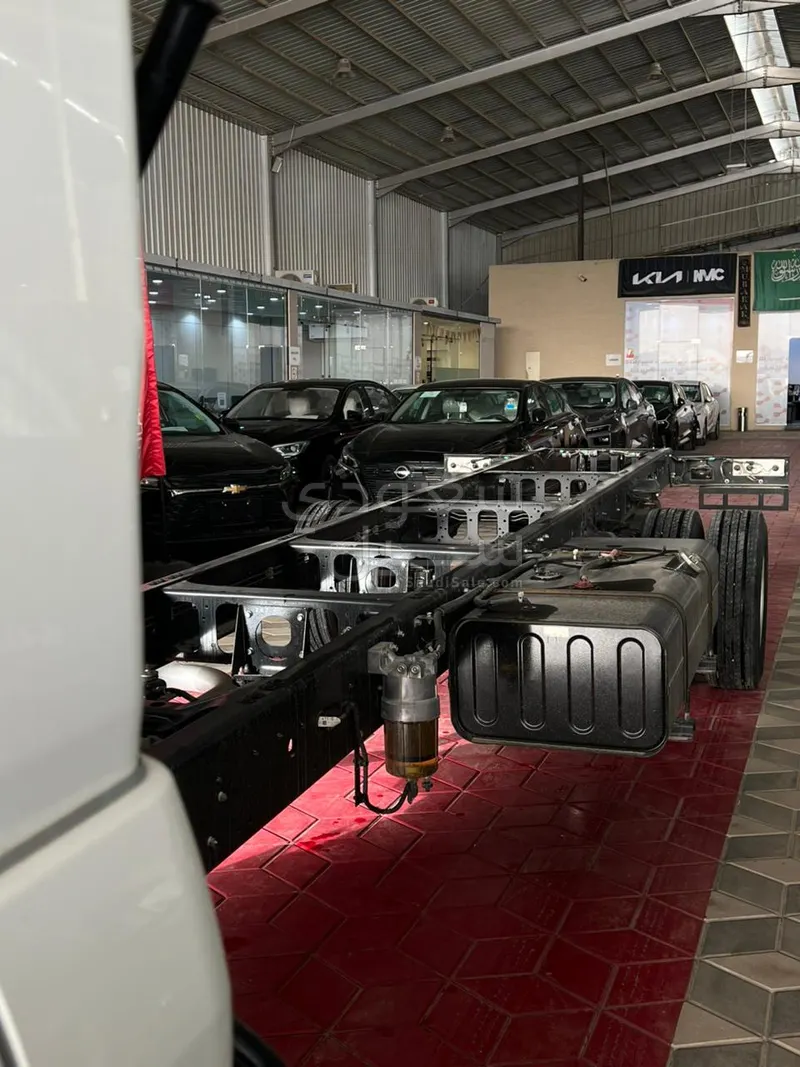 2025 ايسوزو دينا