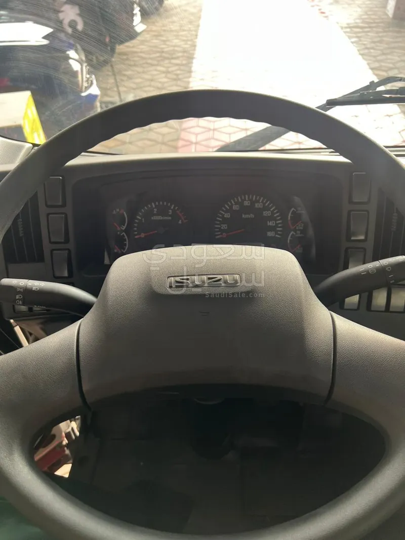 2025 ايسوزو دينا