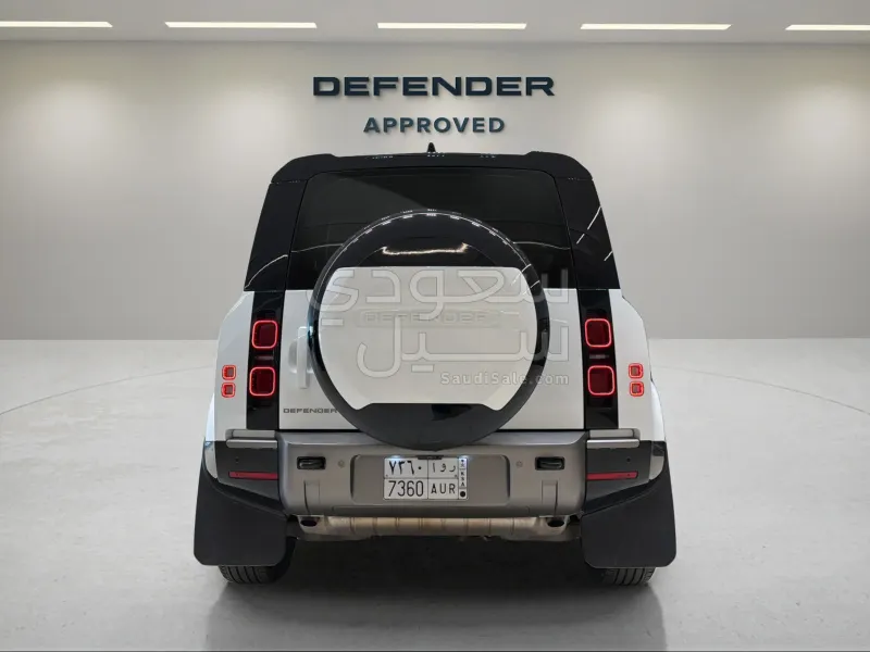 2025 لاند روفر ديفيندر 90